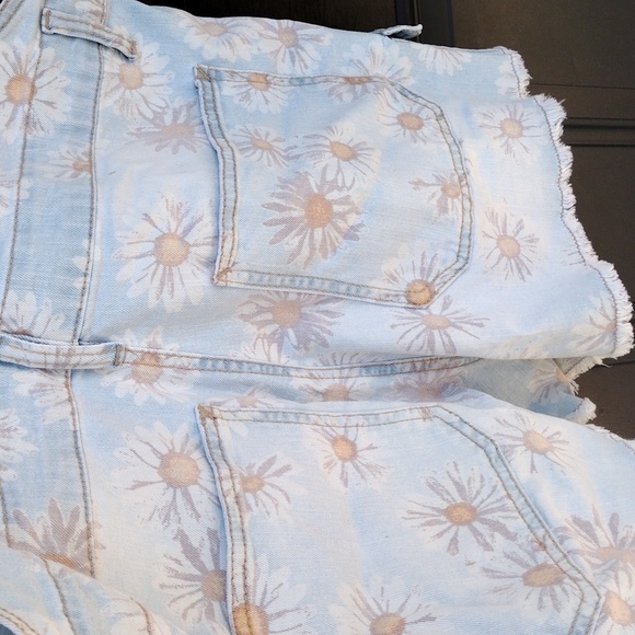 Blue jean overalls shorts - Picture 3 of 6